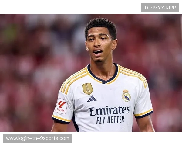 皇马二点球落下，贝林厄姆凌空拔腿得分